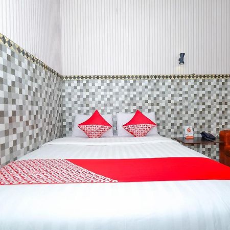 Oyo 3125 Hotel Taman Sari Semarang Exterior foto